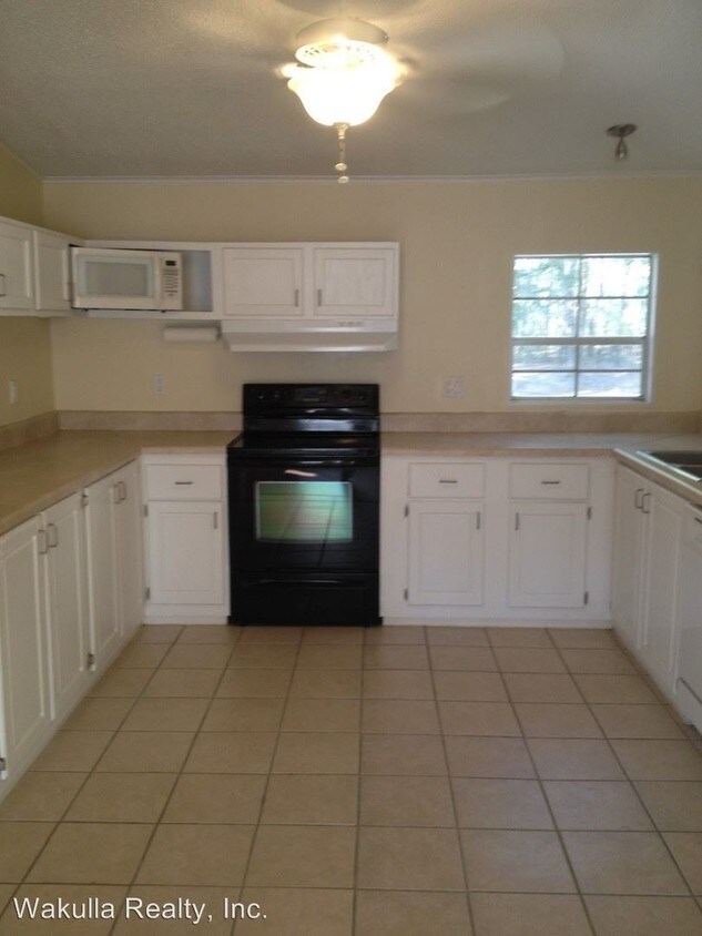 Building Photo - 12 Cager Ct