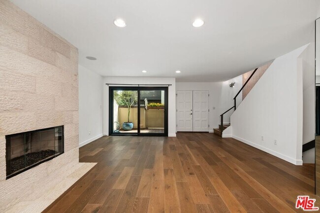 Foto del edificio - 812 16th St