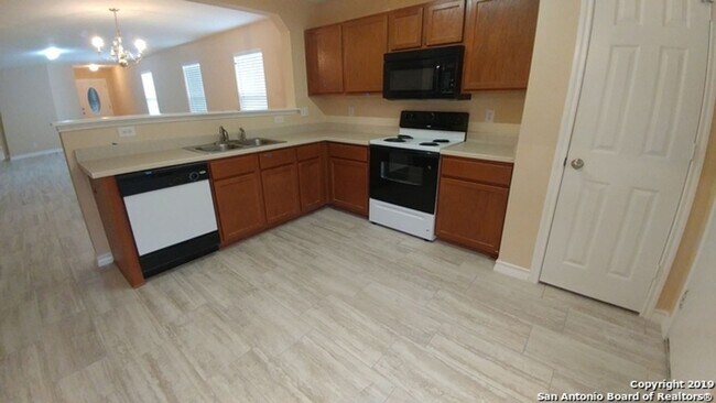 Foto del edificio - Charming One-Story Home in Silver Oaks