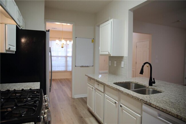 Foto del edificio - 5454 Medlock Corners Dr