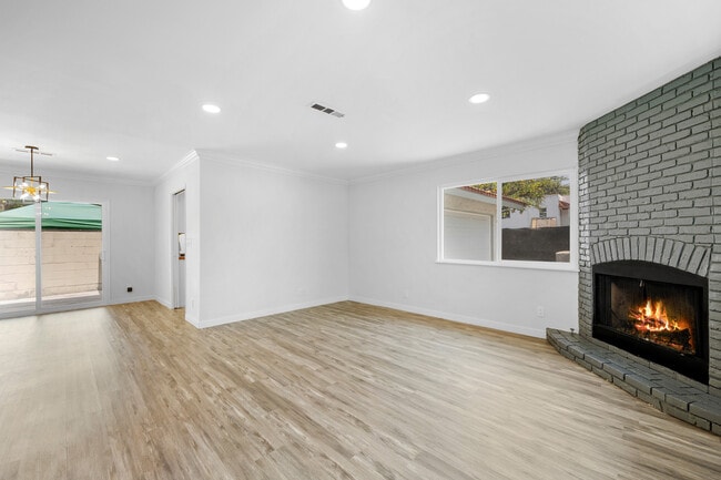 Building Photo - 575 Winona Way
