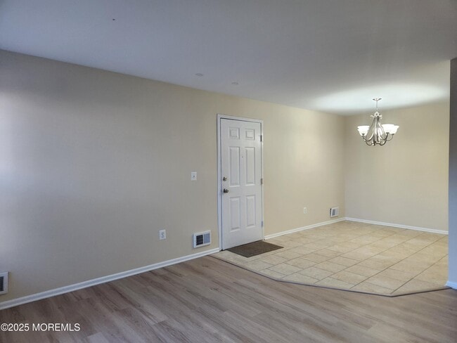 Building Photo - 9 Hackamore Ct