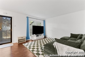 Foto del edificio - 8702 Village Dr
