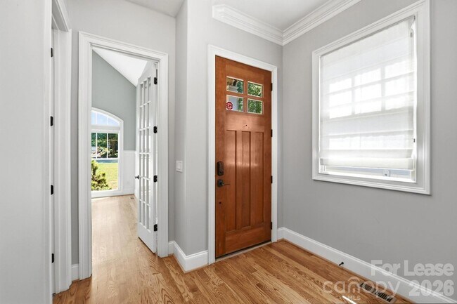 Foto del edificio - 520 Iverson Way