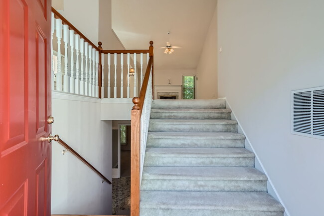 Entryway - 1423 Brookside Manor Ct