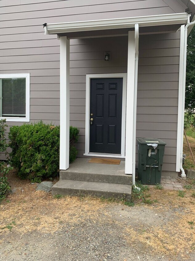 Foto principal - 800 Trail Rd