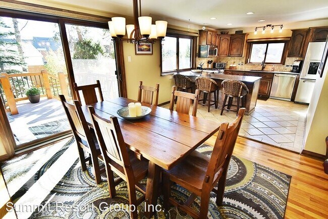 Building Photo - 5 br, 3 bath House - 415 E. Labonte Street