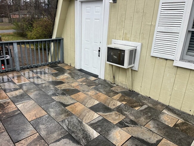 Building Photo - Charming 1-Bedroom Retreat in Vibrant Nashville – Cozy 720 Sq Ft Haven with Garage Access!