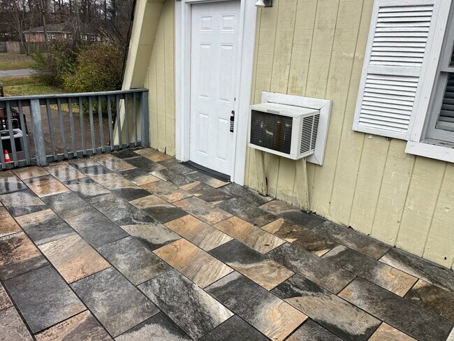 Foto del edificio - Charming 1-Bedroom Retreat in Vibrant Nashville – Cozy 720 Sq Ft Haven with Garage Access!