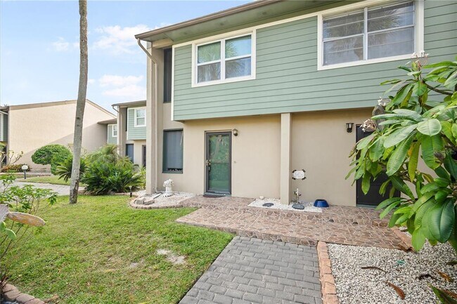 Building Photo - 1028 Apollo Beach Blvd