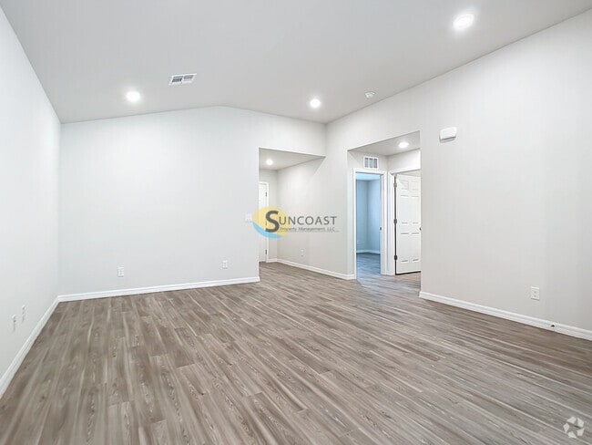 Building Photo - 17131 Thompson Ave