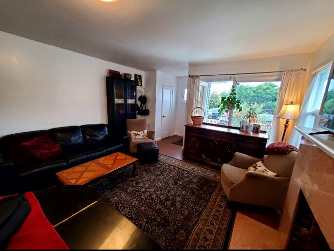 Foto del edificio - 2138 101st Ave