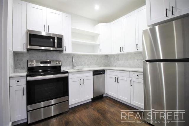 Foto del edificio - 2 bedroom in BROOKLYN NY 11233