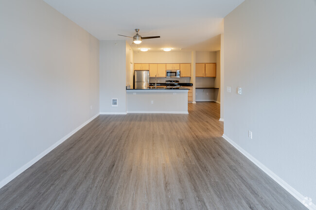 1BR, 1BA - 786SF - River Trail Apartments