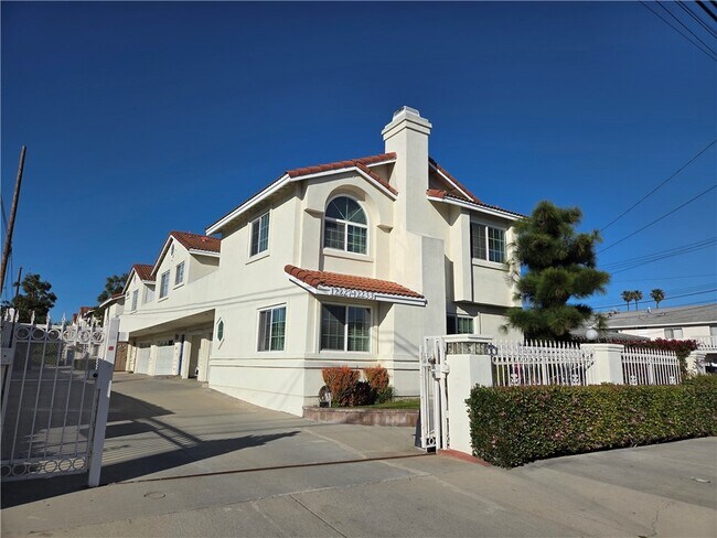 Building Photo - 12227 Cheshire St