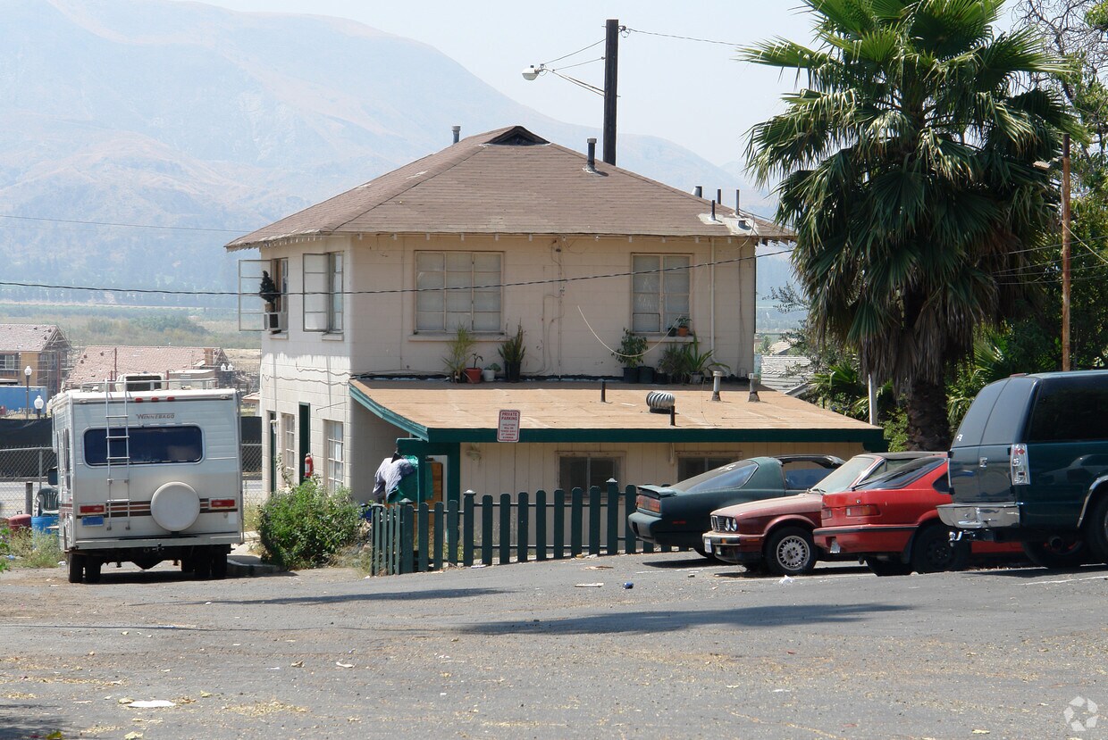 Foto del edificio - Santa Clara Apartments