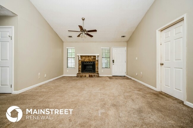 Foto del edificio - 148 Adrian Dr