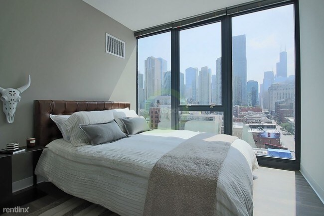 Foto del edificio - 637 N Wells St