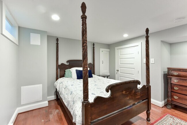 Foto del edificio - 103 W Cedar St