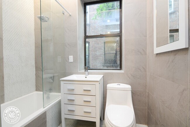 Foto del edificio - 970 St Marks Ave