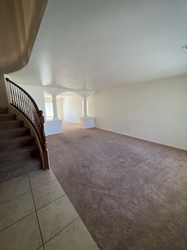 Foto del edificio - 5 br, 2.5 bath House - 551 Mossy Bark Ct