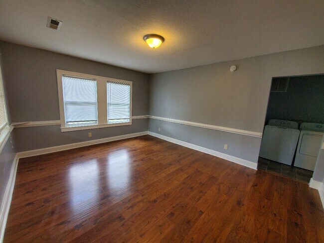 Foto del edificio - 1634 Peartree Rd