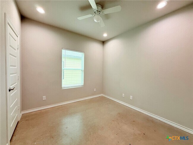 Foto del edificio - 611 E Martindale St