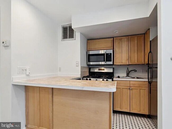 Foto del edificio - 1704 V St NW