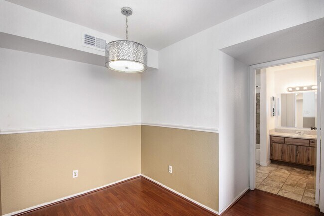 Foto del edificio - 18511 Egret Bay Blvd