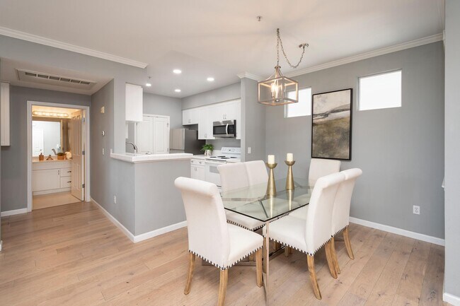 Foto del edificio - 1982 W Bayshore Rd