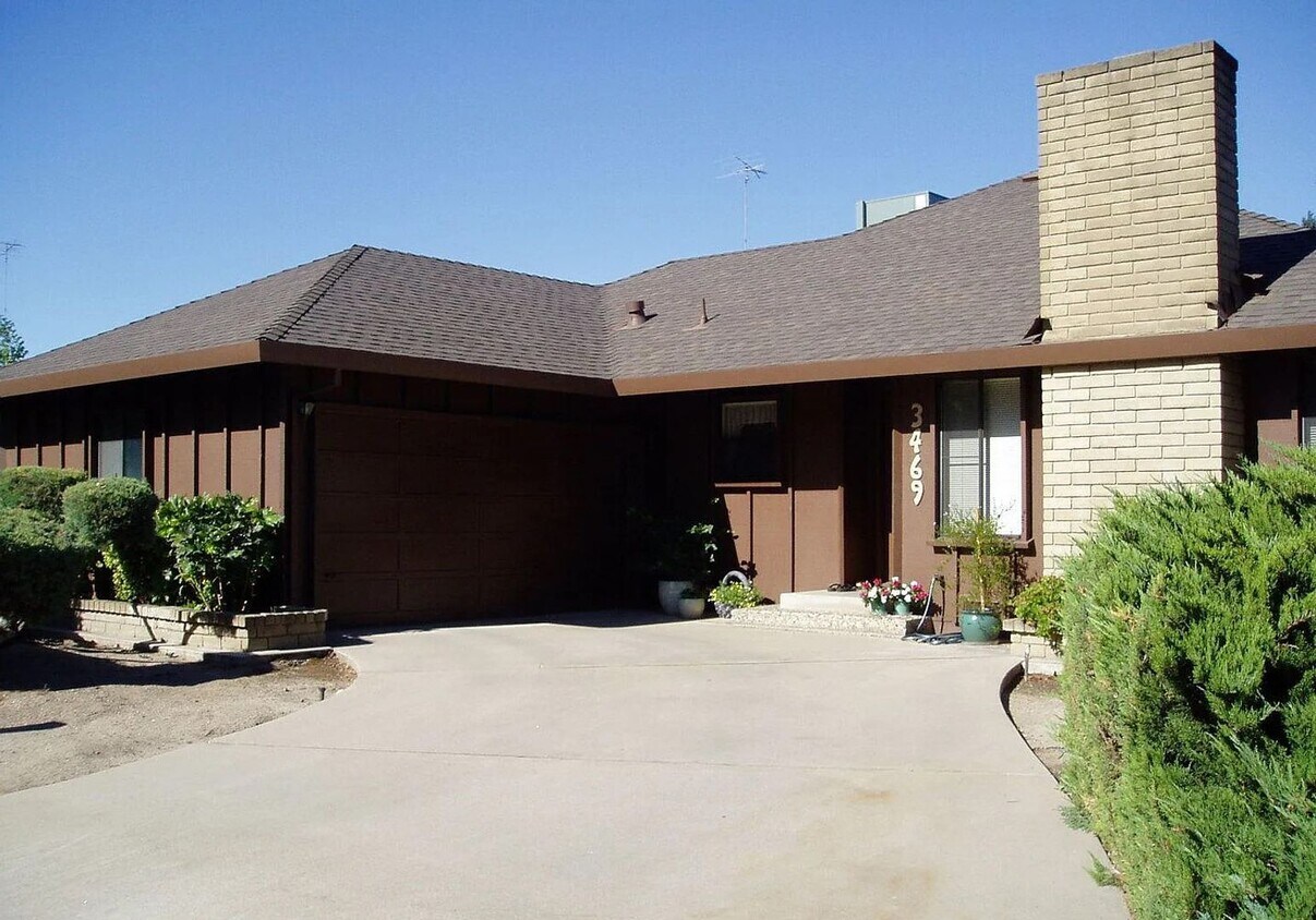 3469 Claremont / 1016 Dyer Ln, Modesto, CA 95350 Townhome Rentals in Modesto CA
