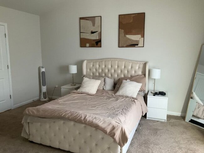 Foto del edificio - 511 Morning Mist Rd