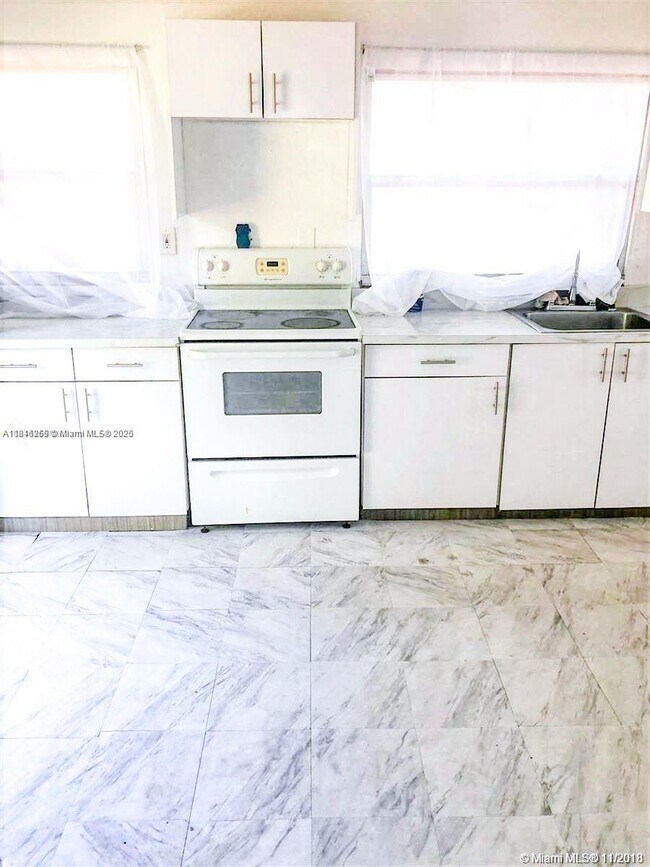 Foto del edificio - 5647 NW 5th Ct