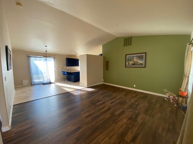 Foto del edificio - 4401 S Pinerest Way