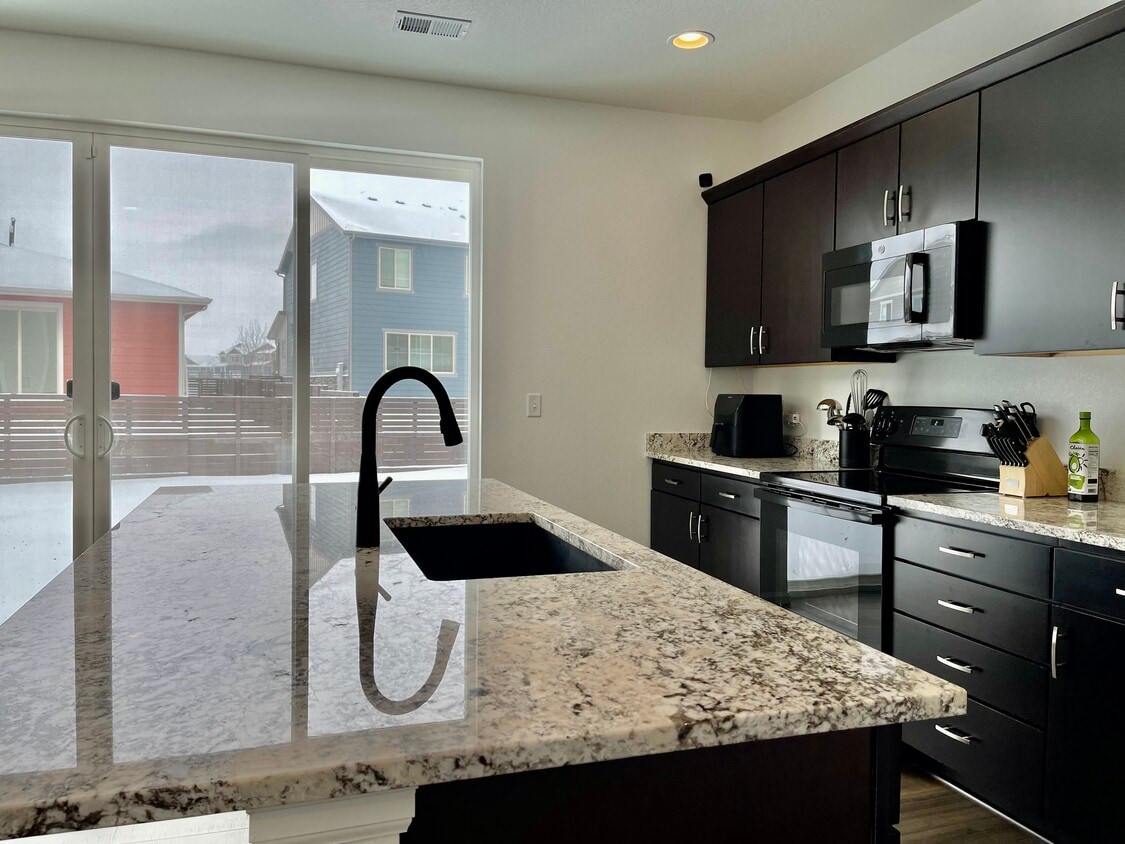 Building Photo - 42 S Uriah St