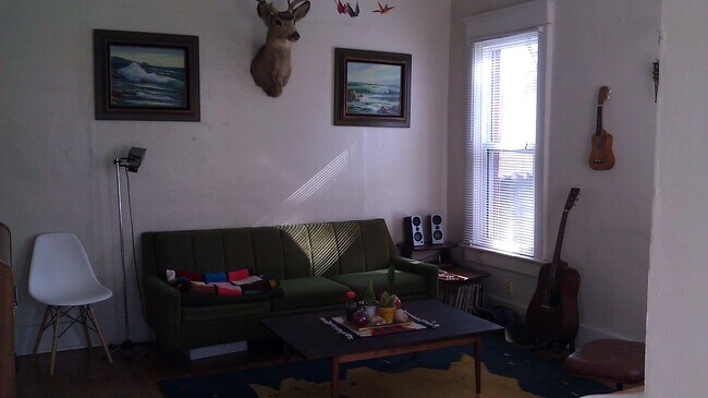 Foto del edificio - 946 Laporte Ave