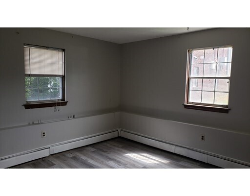 Building Photo - 132 Parker St