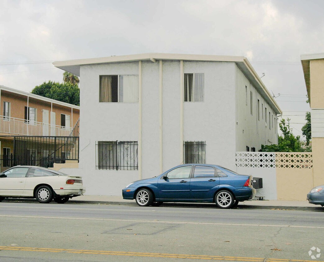 Primary Photo - 3374 Santa Fe Ave