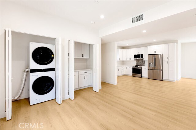 Foto del edificio - 4038 Somers Ave