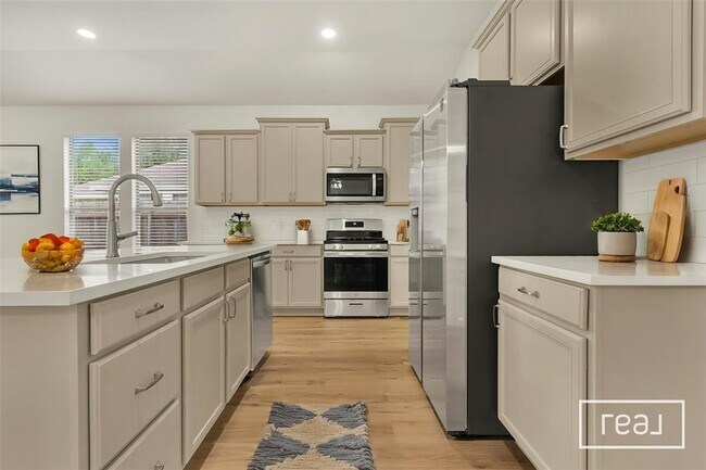 Building Photo - 1685 Twin Cove