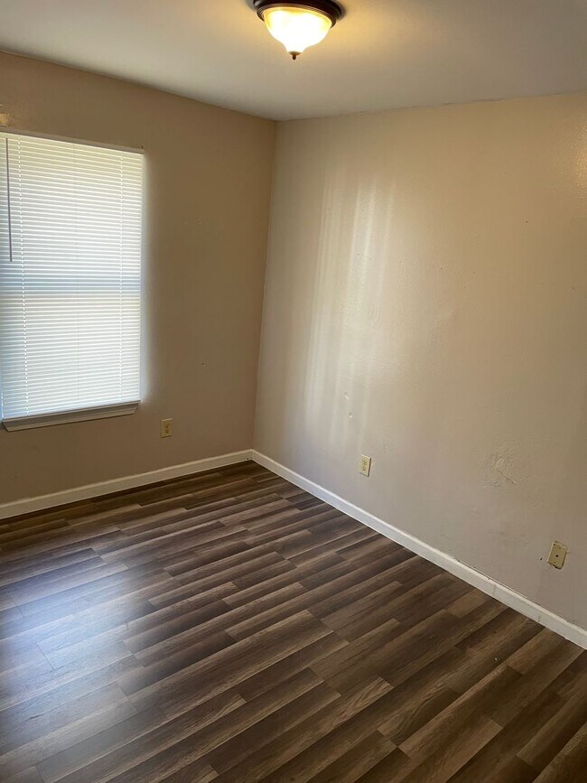 Building Photo - Completely Remodeled, Top To Bottom