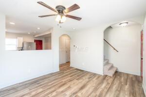 Building Photo - 1098 E 22nd Ave