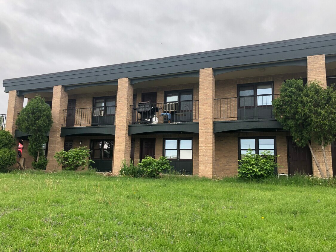 Foto principal - 1300 Riverside Dr