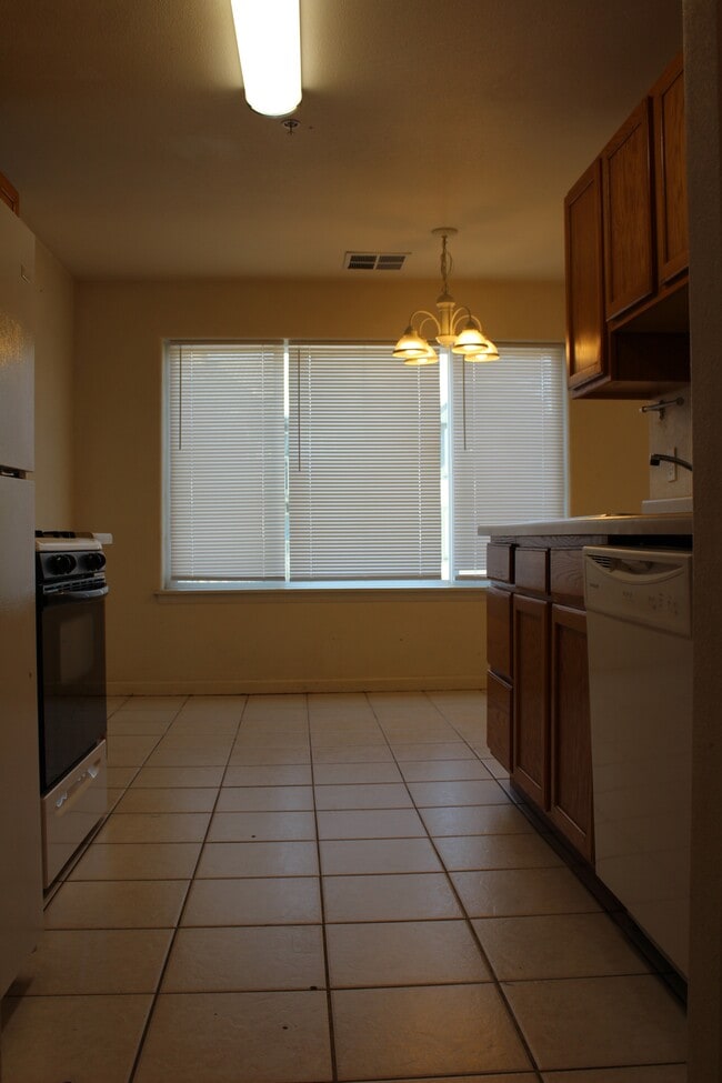 Foto del edificio - 794 Castle Valley Blvd