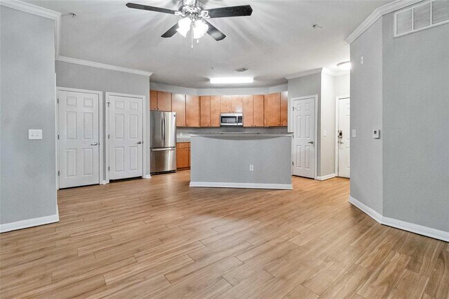 Building Photo - 2502 Leon St