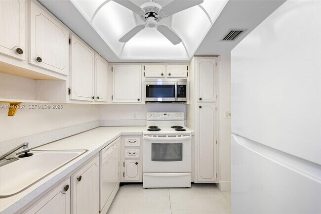 Foto del edificio - 430 Golden Isles Dr