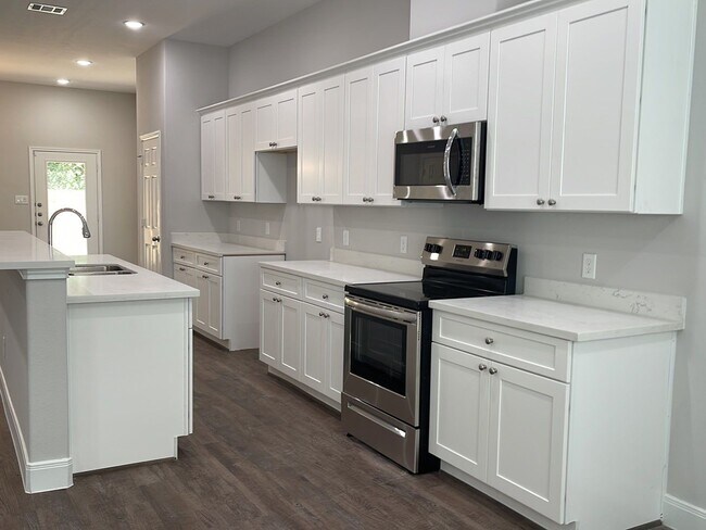 Foto del edificio - 832 Elkhart St