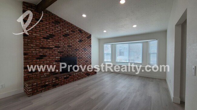 Foto del edificio - 3 Bed, 2 Bath Spring Valley Lake Pool Home!!!