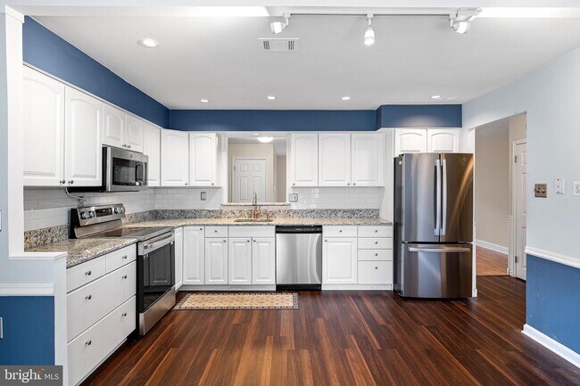 Building Photo - 125 Caernarvon Ct