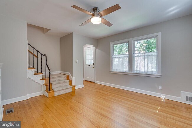 Foto del edificio - 425 E Luray Ave